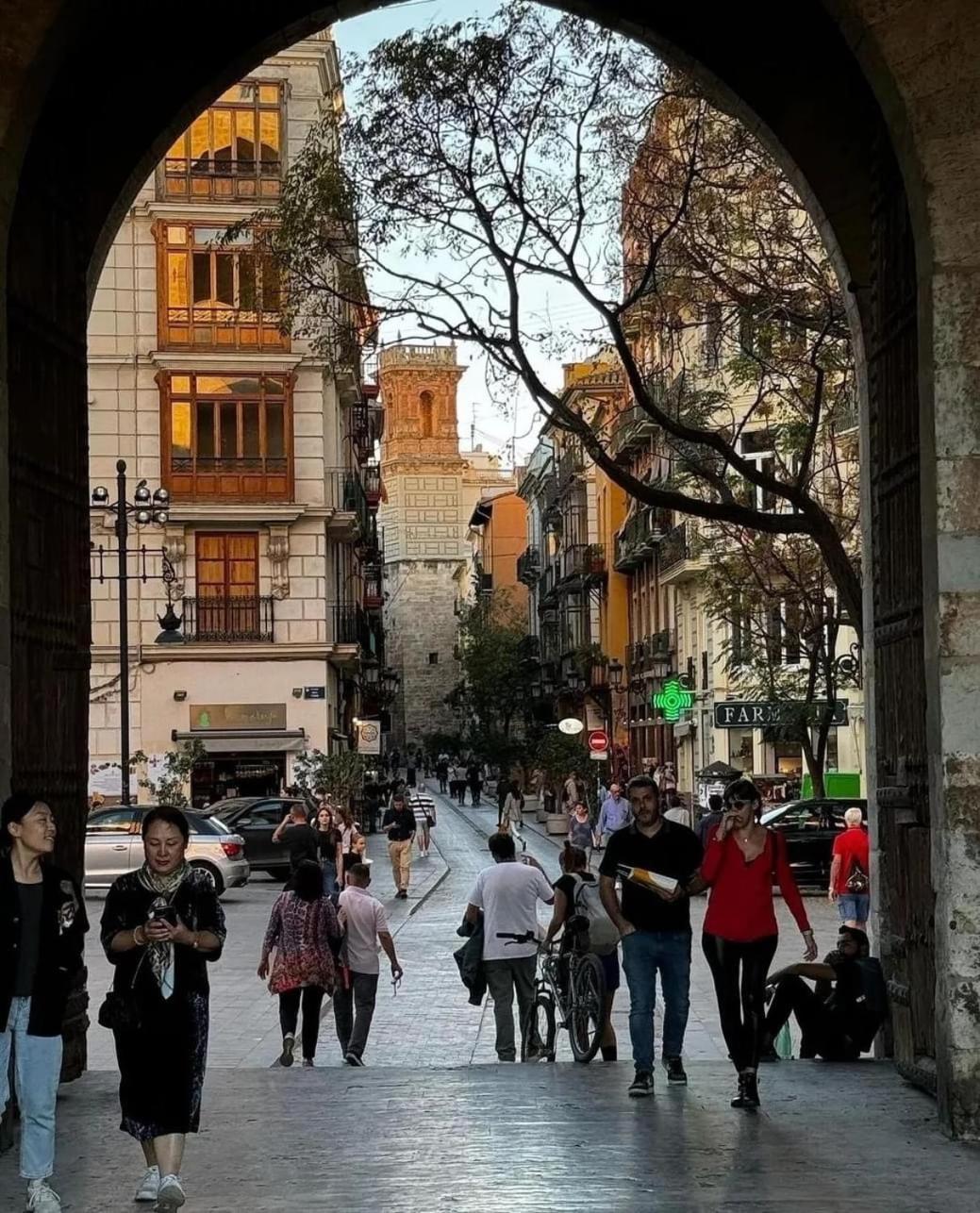 Mirador 1 Del Mercado Central - Habitacion Con Bano Privado En El Centro De La Ciudad Vella Валенсия Экстерьер фото